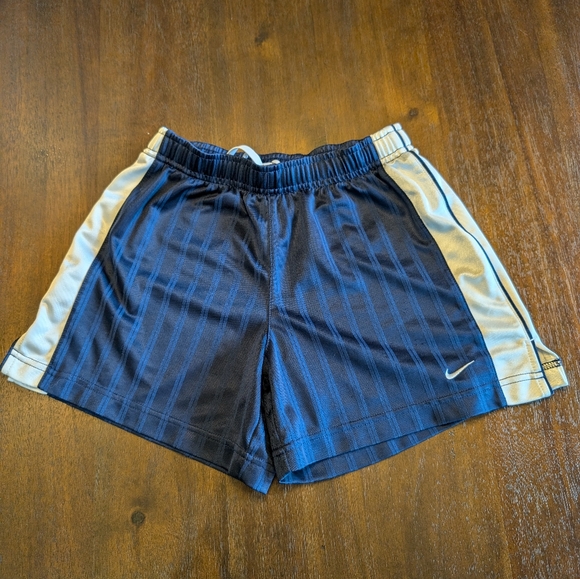 Nike athletic shorts size M - Picture 1 of 6